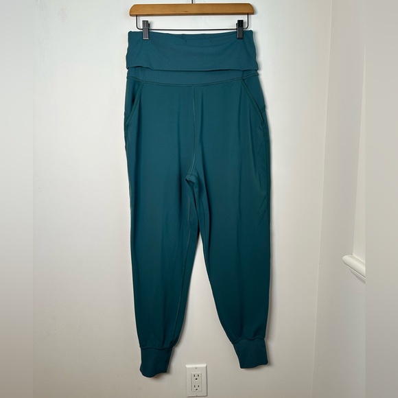 Lululemon Align Super-High-Rise Ribbed-Waist Jogger - Picture 7 of 13